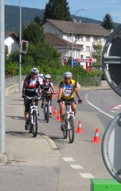 V2R2013-10.jpg V2R2013-10.jpg