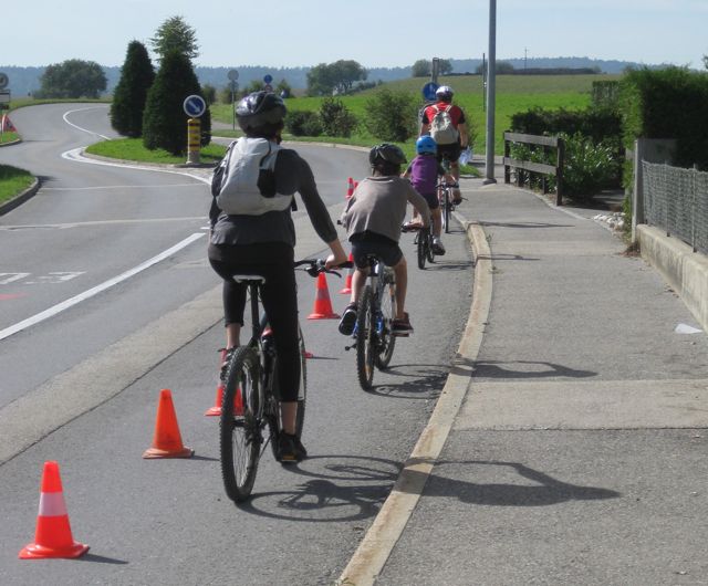 V2R2013-11.jpg V2R2013-11.jpg